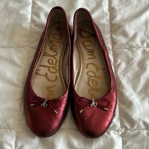 Sam Edelman ballet flats Valentines red with bow and SE charm size 9.5